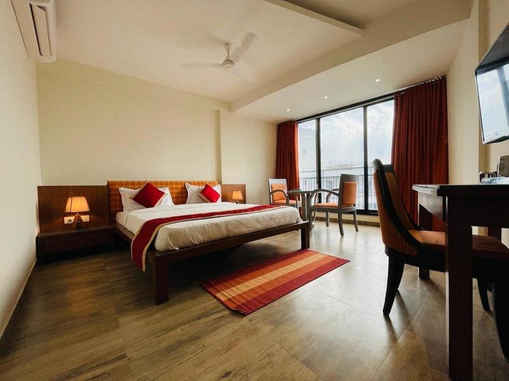 Om Sanctuary Resort By Pinks Hospitality Rupāwati Exterior foto