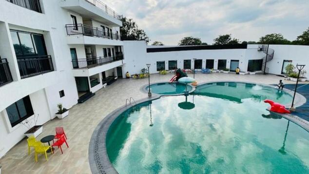 Om Sanctuary Resort By Pinks Hospitality Rupāwati Exterior foto